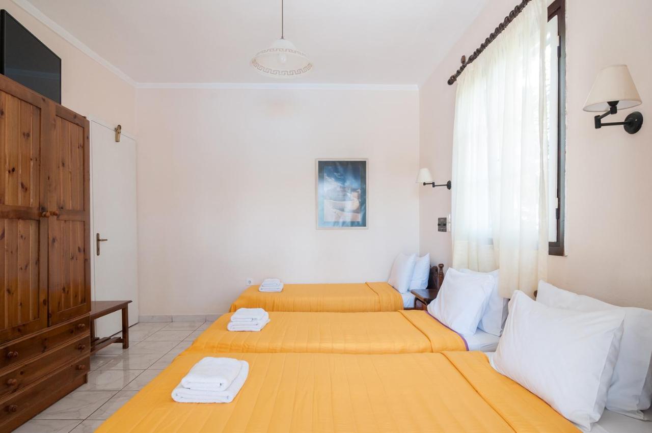 Holiday Beach Resort Santorini Перисса Экстерьер фото