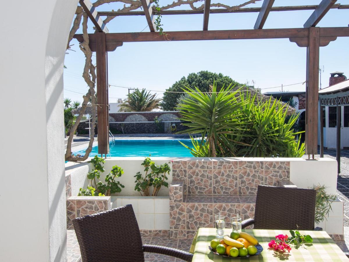 Holiday Beach Resort Santorini Перисса Экстерьер фото